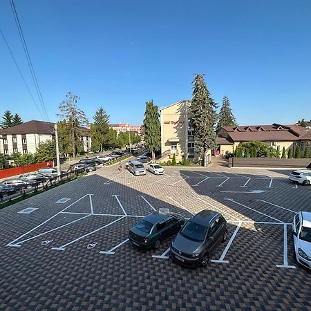 Hotel Turist Fălticeni Extérieur photo