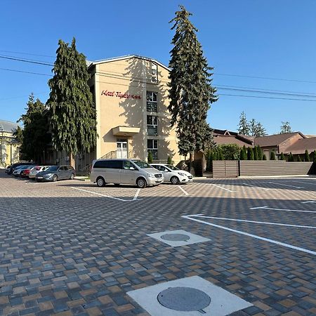 Hotel Turist Fălticeni Extérieur photo