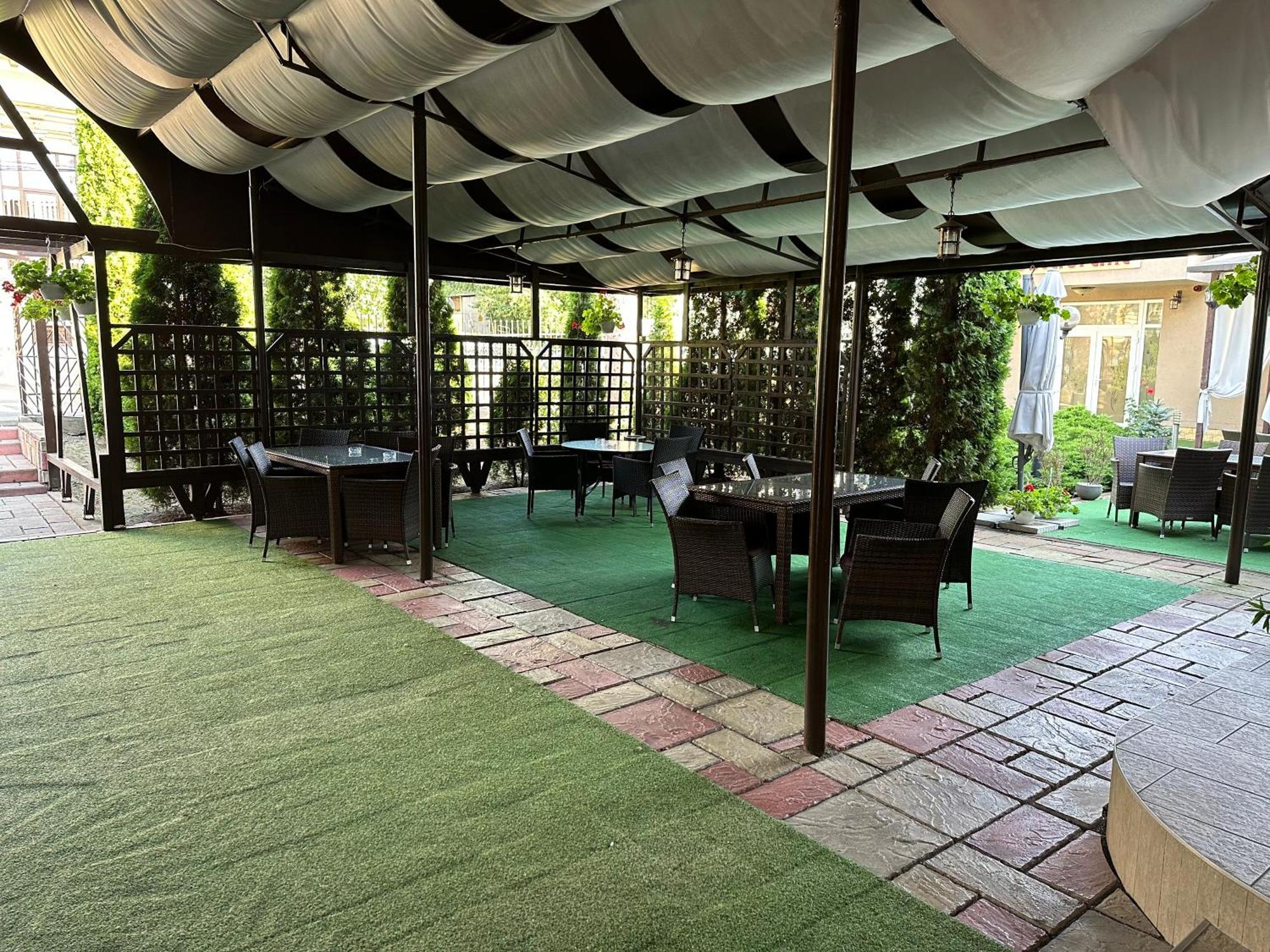 Hotel Turist Fălticeni Extérieur photo