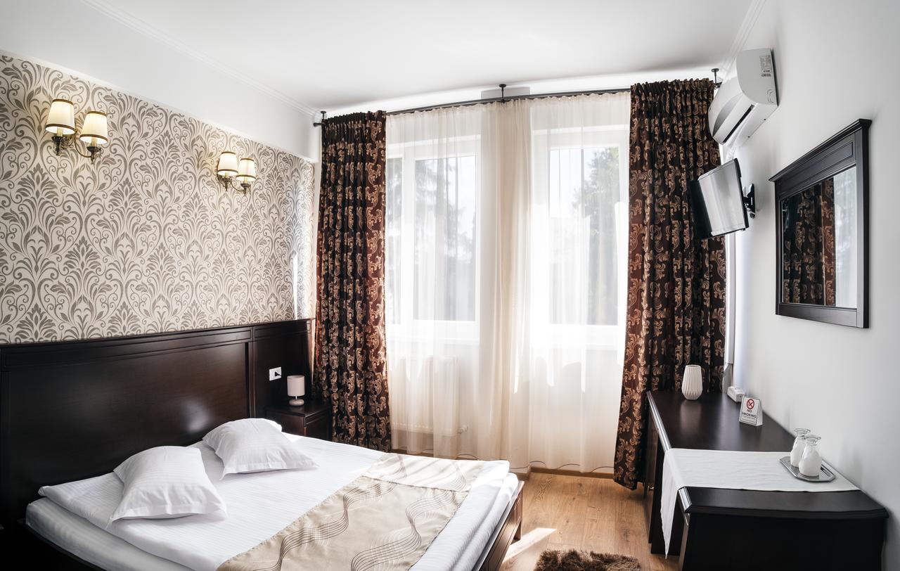 Hotel Turist Fălticeni Extérieur photo