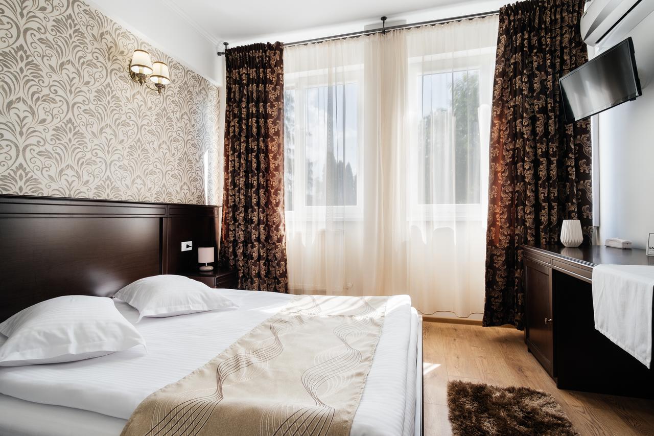 Hotel Turist Fălticeni Extérieur photo