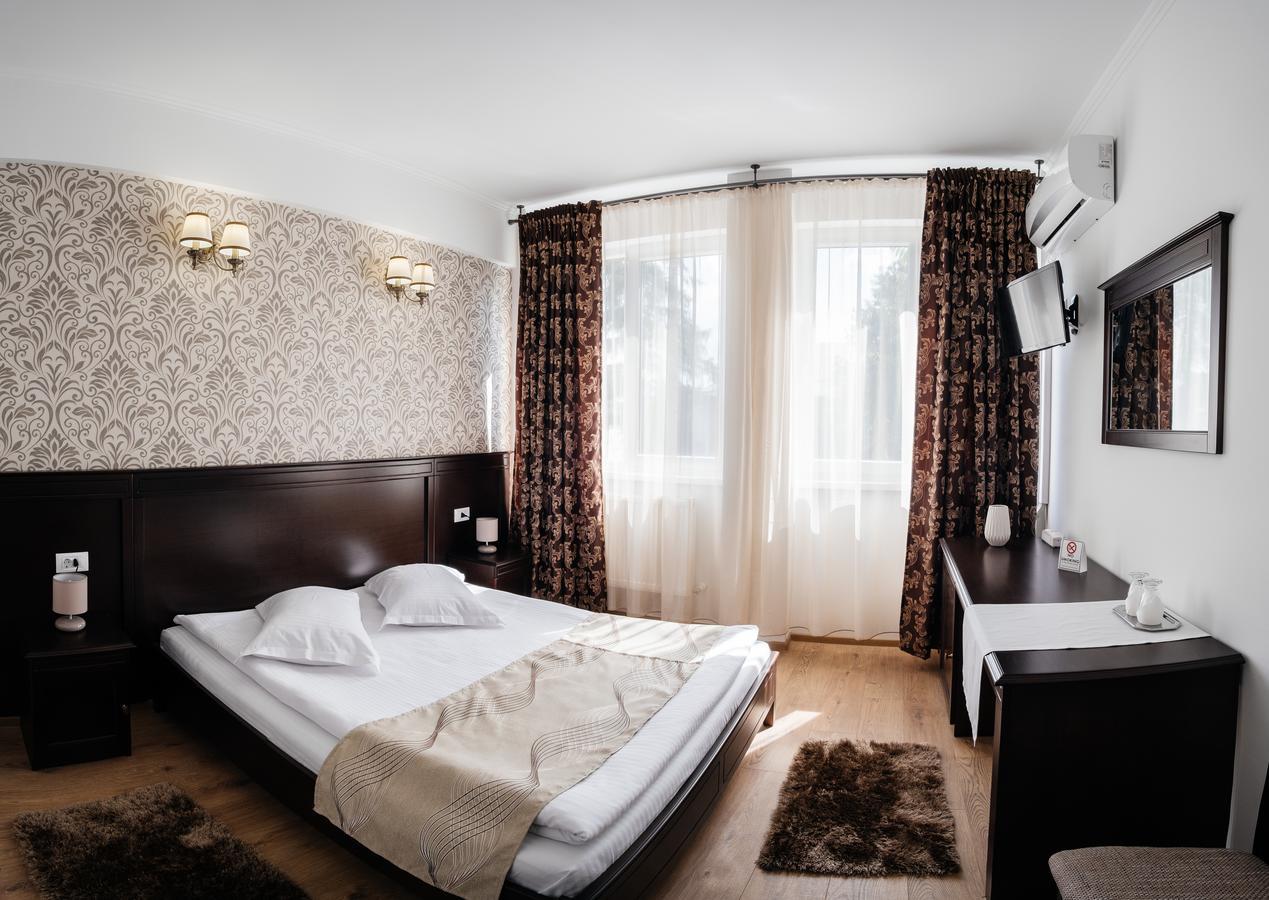 Hotel Turist Fălticeni Extérieur photo