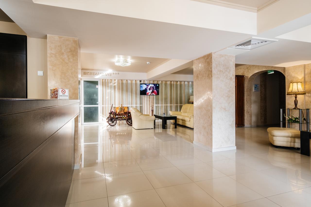 Hotel Turist Fălticeni Extérieur photo