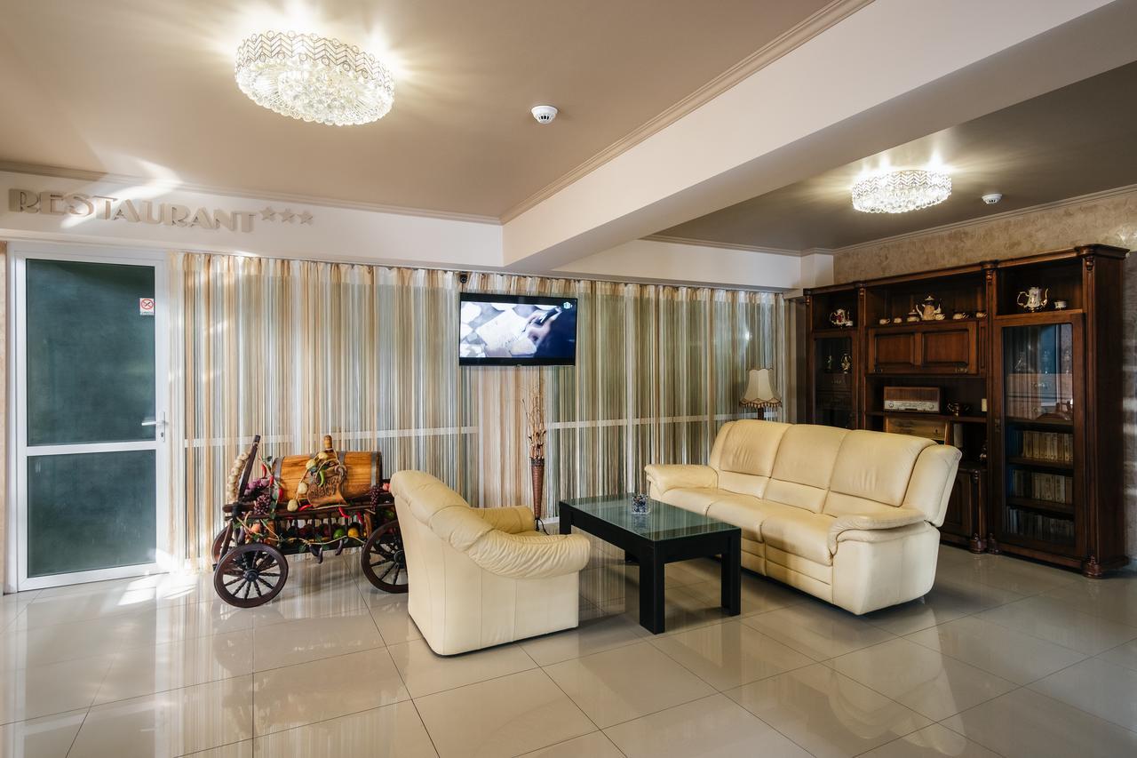 Hotel Turist Fălticeni Extérieur photo
