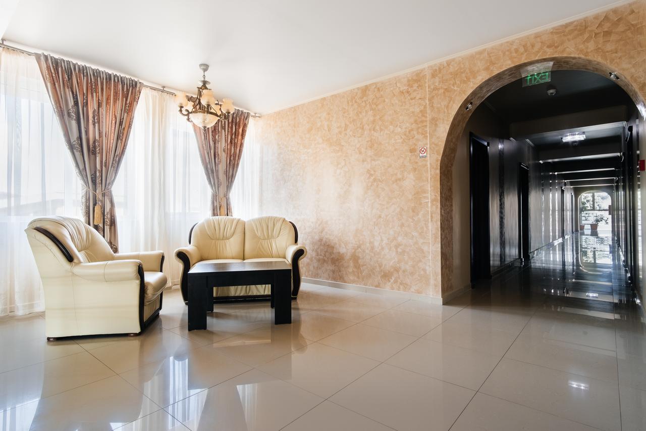Hotel Turist Fălticeni Extérieur photo